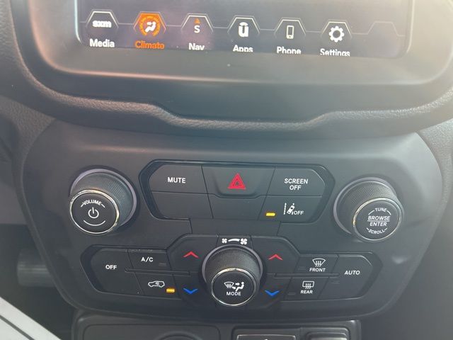 2022 Jeep Renegade Latitude - Photo 26