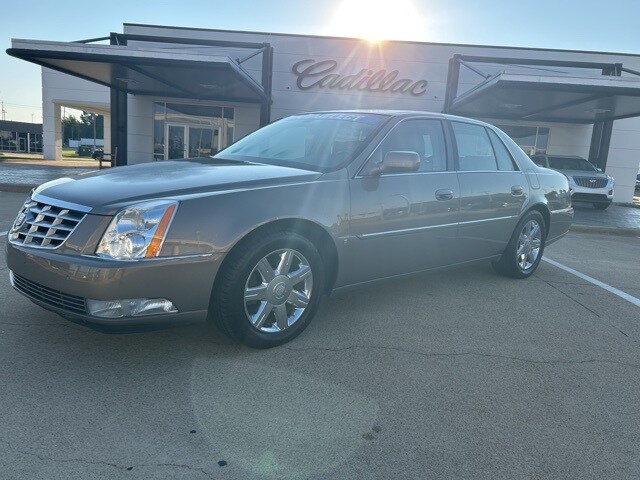 2006 Cadillac DTS Base photo 3