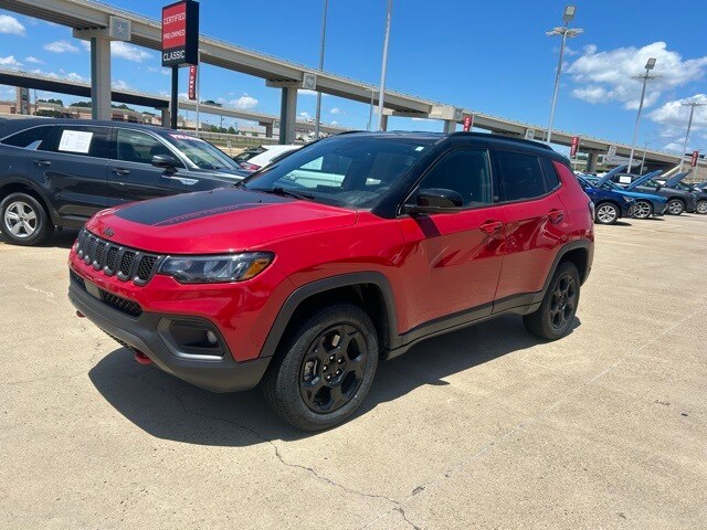 2024 Jeep Compass Trailhawk photo 3