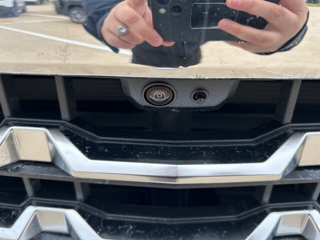 2025 Chevrolet Silverado 1500 LTZ photo 2