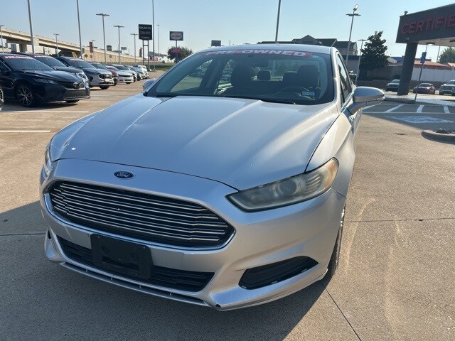 2016 Ford Fusion Hybrid SE photo 3