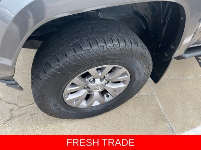 Used 2018 Toyota Tacoma SR5 with VIN 5TFCZ5AN2JX126735 for sale in Little Rock