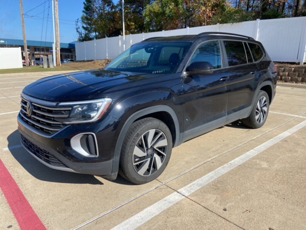 Used 2024 Volkswagen Atlas 2.0T SE w/Technology SUV