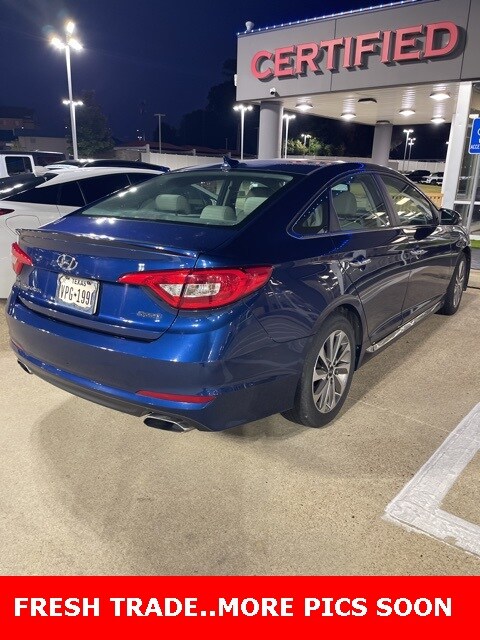 2016 Hyundai Sonata Base photo 3