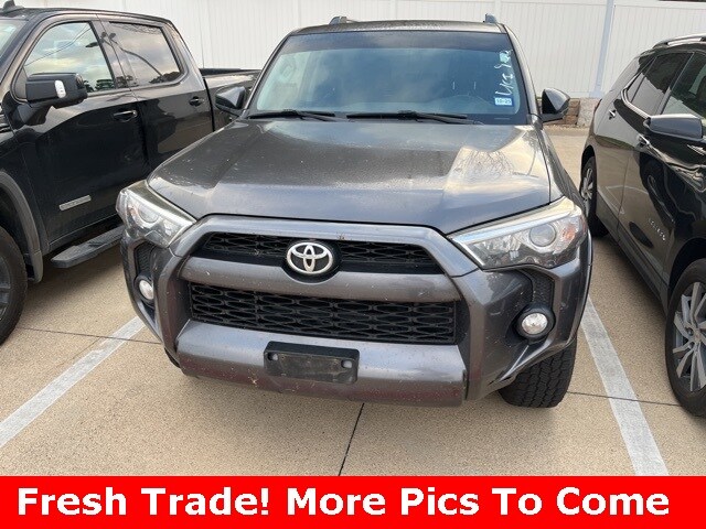 2019 Toyota 4Runner SR5 photo 2