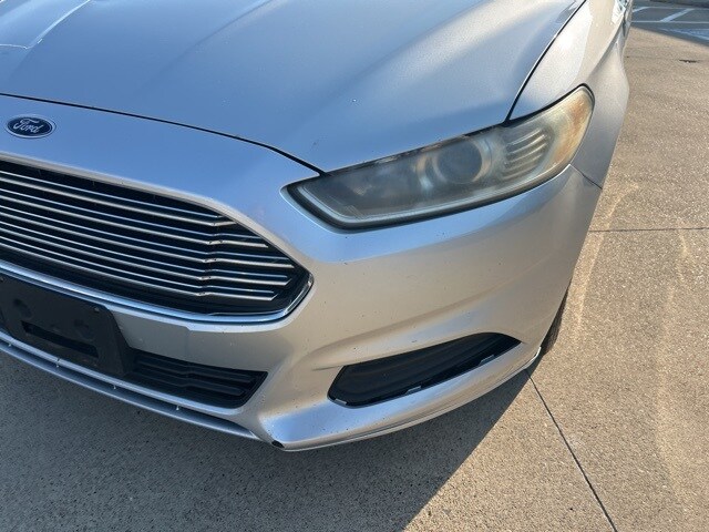 2016 Ford Fusion Hybrid SE photo 4