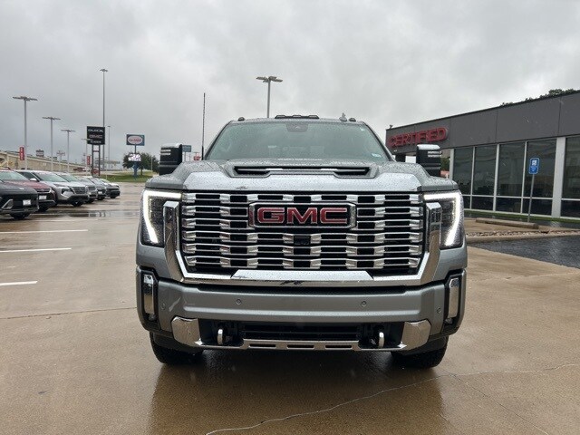 2025 Gmc Sierra 2500 HD Denali photo 2