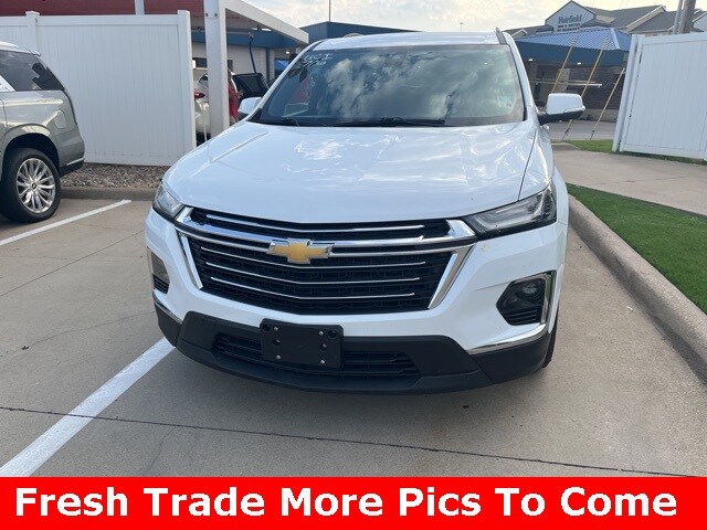 2023 Chevrolet Traverse Cloth photo 2
