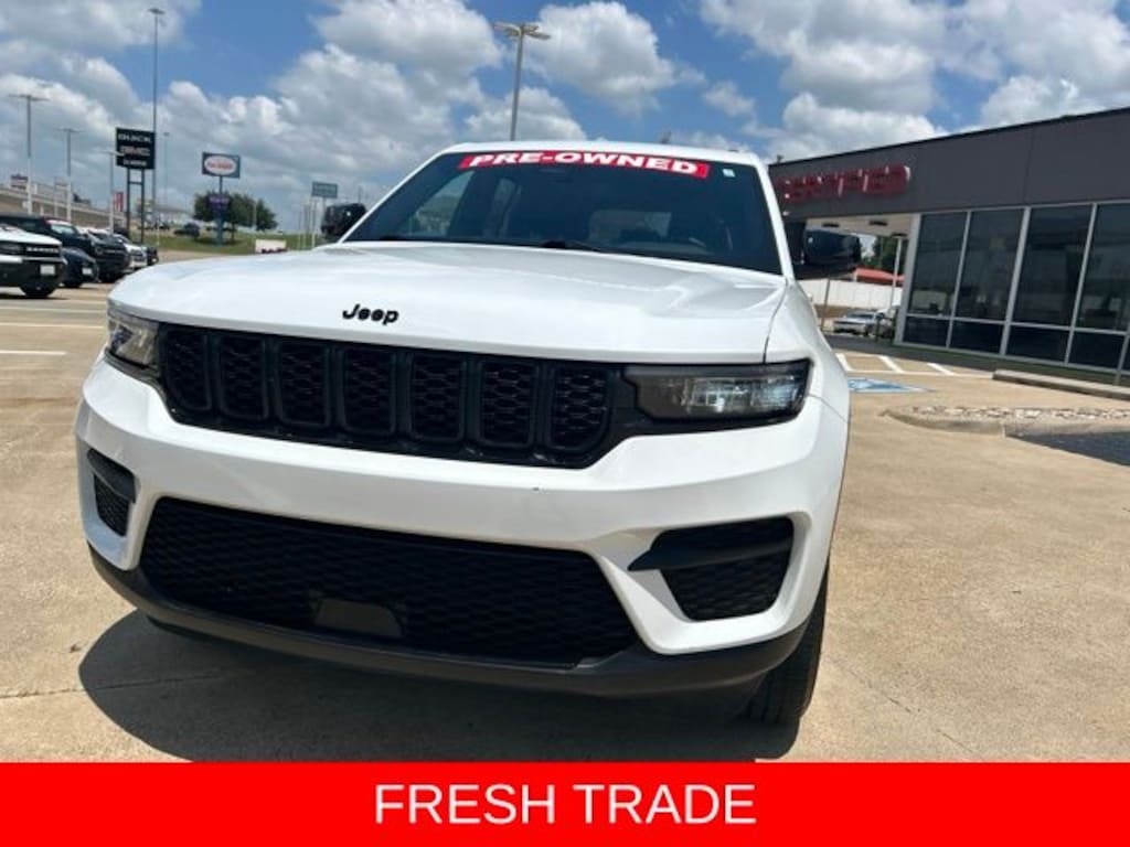 Used 2024 Jeep Grand Cherokee Altitude SUV