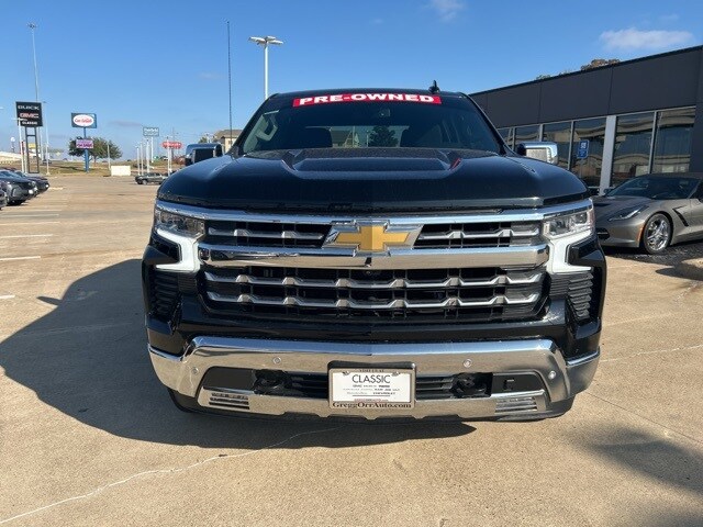 2022 Chevrolet Silverado 1500 LTZ photo 2