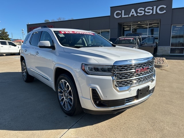 2022 GMC Acadia Denali's photo