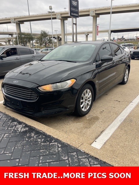 2015 Ford Fusion S's photo