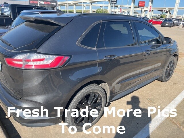 2020 Ford Edge ST photo 2