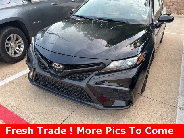 2024 Toyota Camry SE photo 2