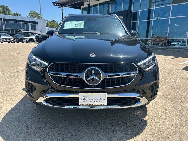 2025 Mercedes Benz GLC 300 photo 2