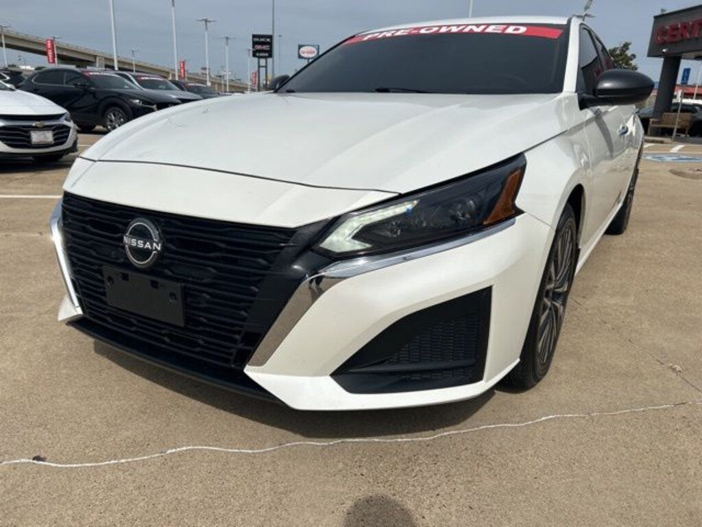 Used 2024 Nissan Altima 2.5 SV Sedan