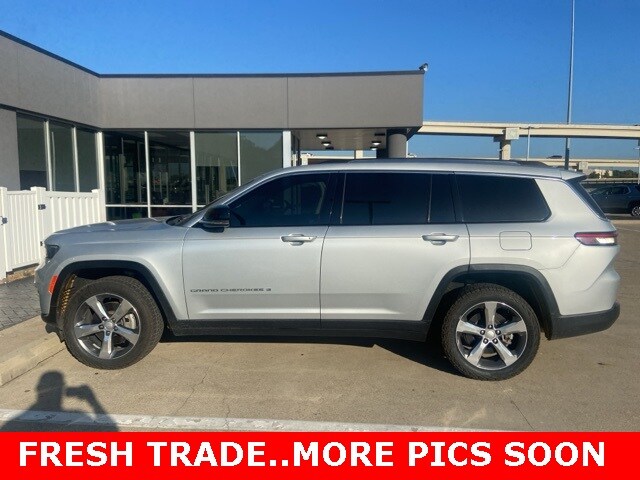 2021 Jeep Grand Cherokee Limited photo 2