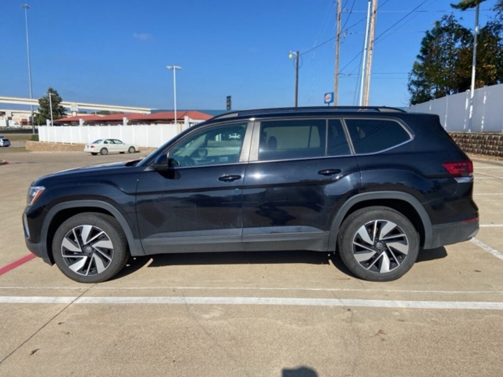 Used 2024 Volkswagen Atlas 2.0T SE w/Technology SUV