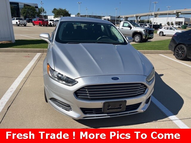 2016 Ford Fusion Hybrid SE photo 4