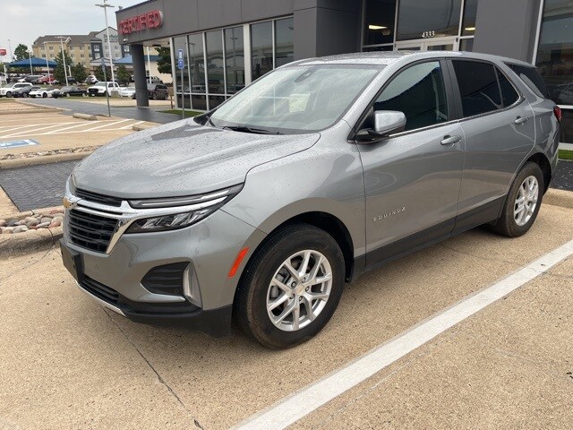 2024 Chevrolet Equinox LT photo 2