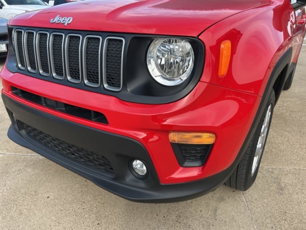 Used 2022 Jeep Renegade Latitude SUV