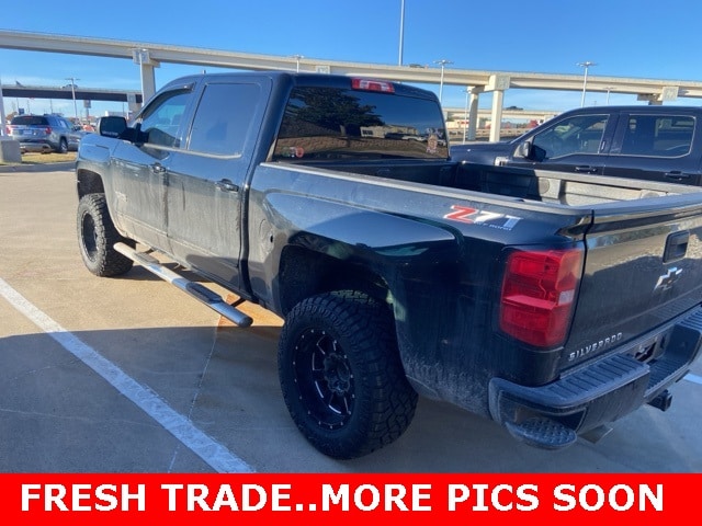 Used 2018 Chevrolet Silverado 1500 LT with VIN 3GCUKREC3JG221477 for sale in Ashdown, AR
