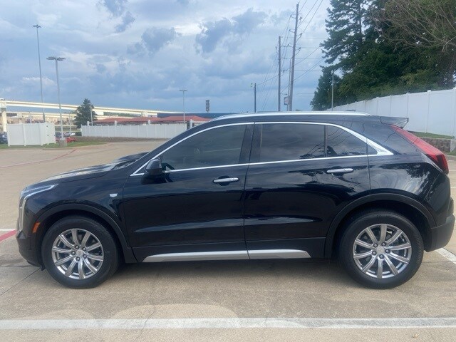 2020 Cadillac XT4 Premium Luxury photo 2