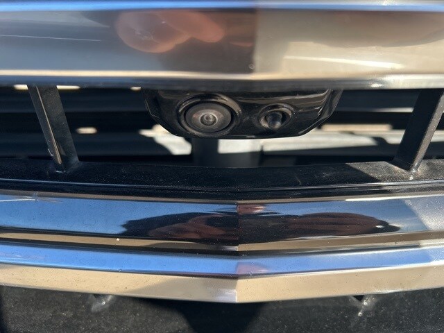 2024 Chevrolet Silverado 1500 High Country photo 2