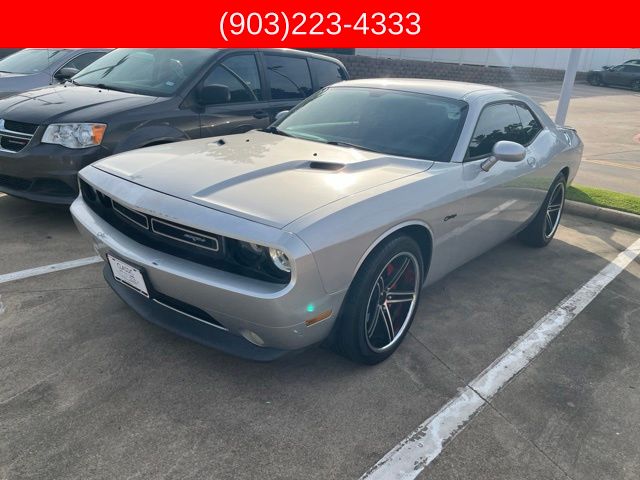 2012 Dodge Challenger SXT's photo