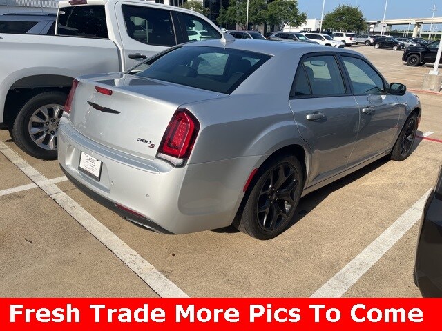 2023 Chrysler 300 S photo 4