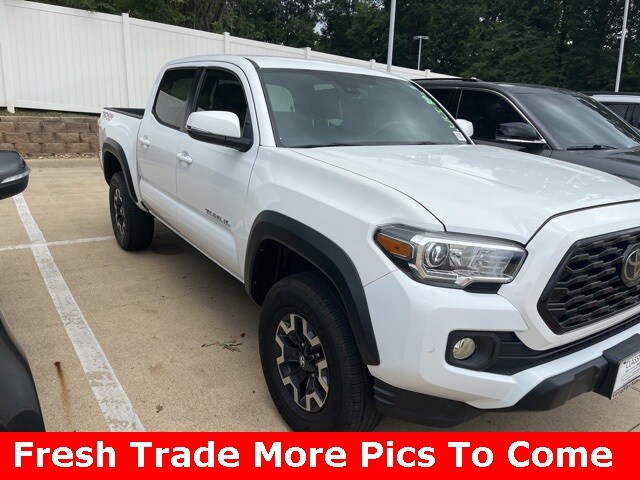 2022 Toyota Tacoma TRD Off-Road photo 3