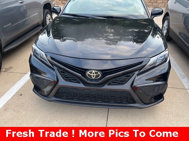 2024 Toyota Camry SE photo 3
