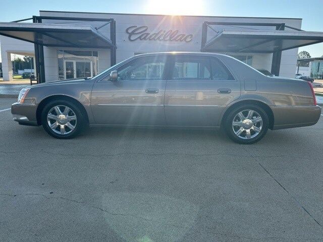 2006 Cadillac DTS Base photo 4
