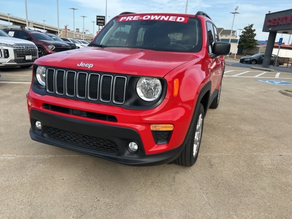 Used 2022 Jeep Renegade Latitude SUV