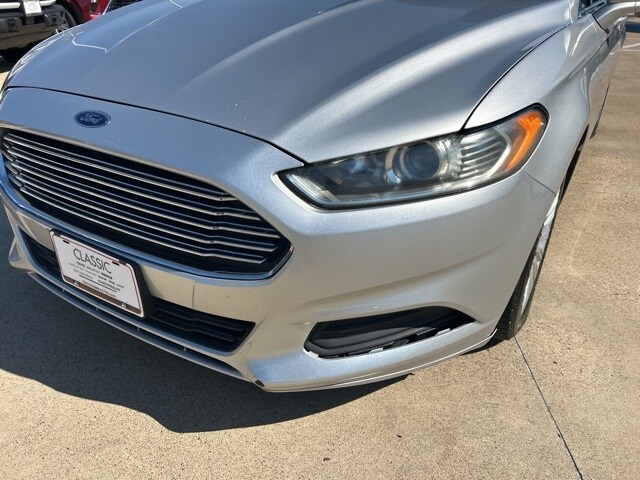 2016 Ford Fusion Hybrid SE photo 3