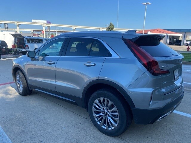 2024 Cadillac XT4 Premium Luxury photo 2