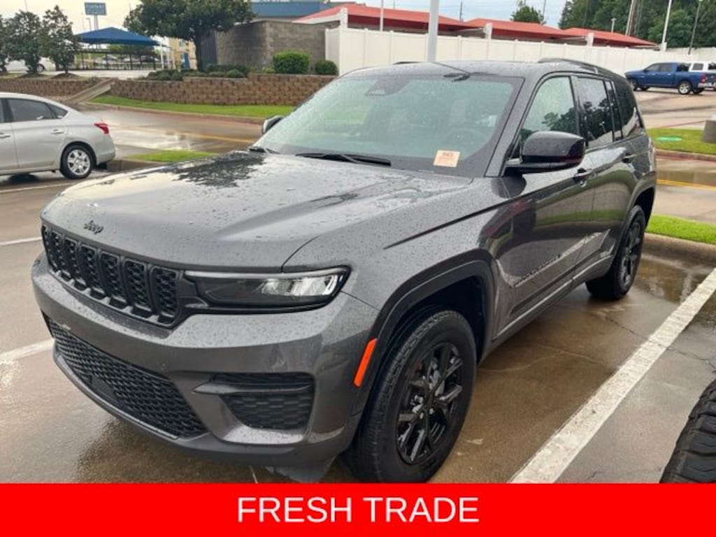 Used 2024 Jeep Grand Cherokee Altitude SUV