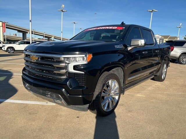 2024 Chevrolet Silverado 1500 High Country photo 3