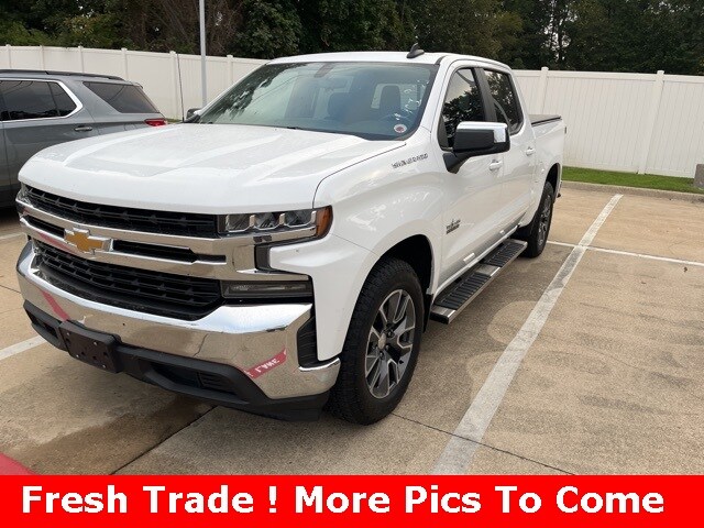 2021 Chevrolet Silverado 1500 LT photo 2