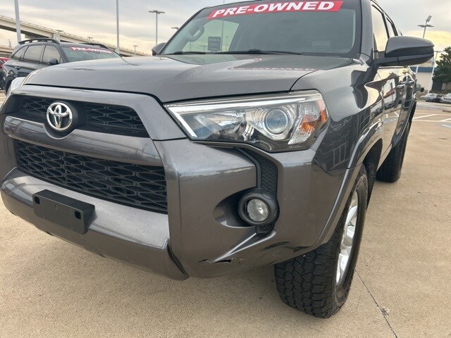 2019 Toyota 4Runner SR5 photo 4