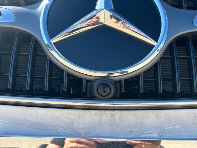 2025 Mercedes Benz GLC 300 photo 3