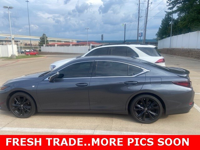 2022 Lexus ES 350 F SPORT photo 4