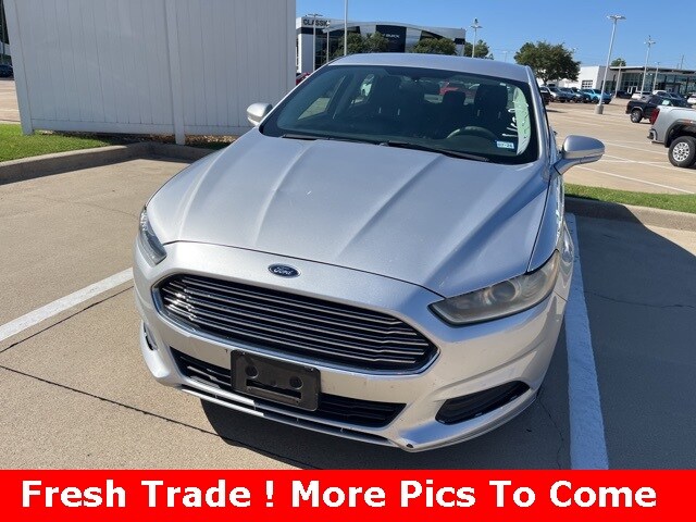2016 Ford Fusion Hybrid SE photo 3