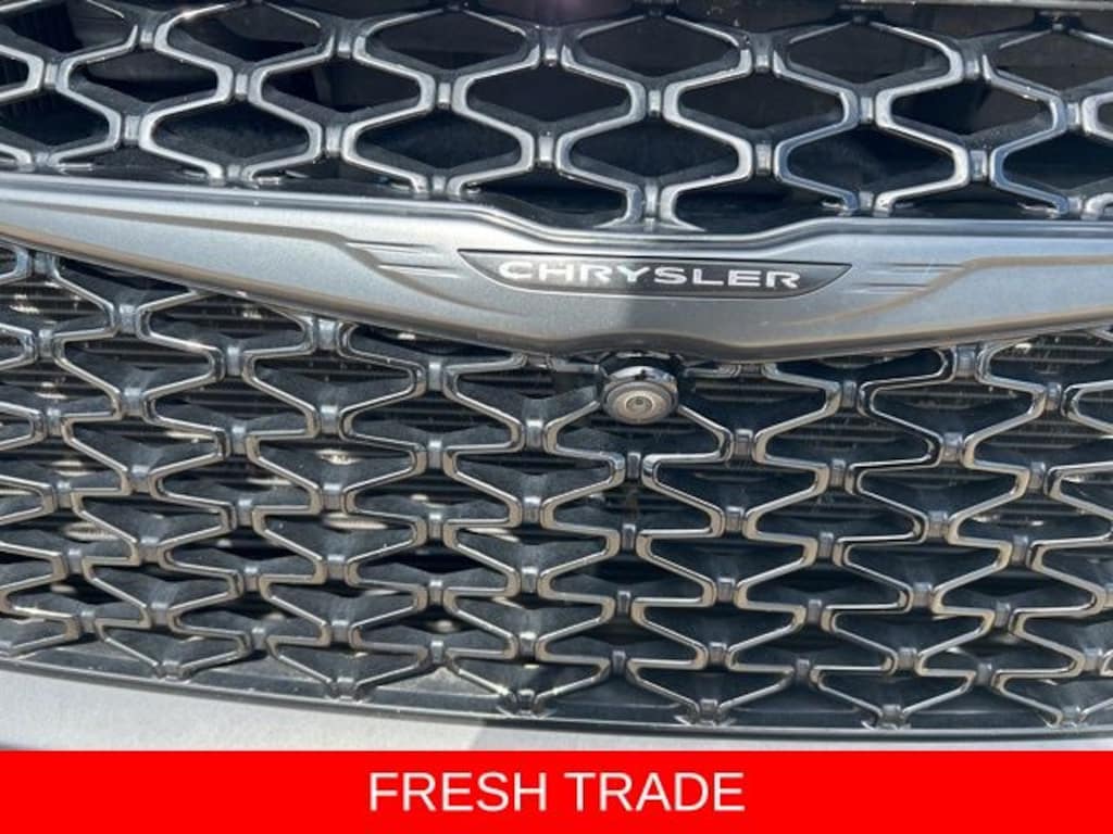 Used 2024 Chrysler Pacifica Hybrid Select Minivan/Van