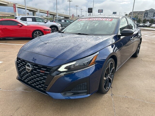 2023 Nissan Altima 2.5 SR photo 3