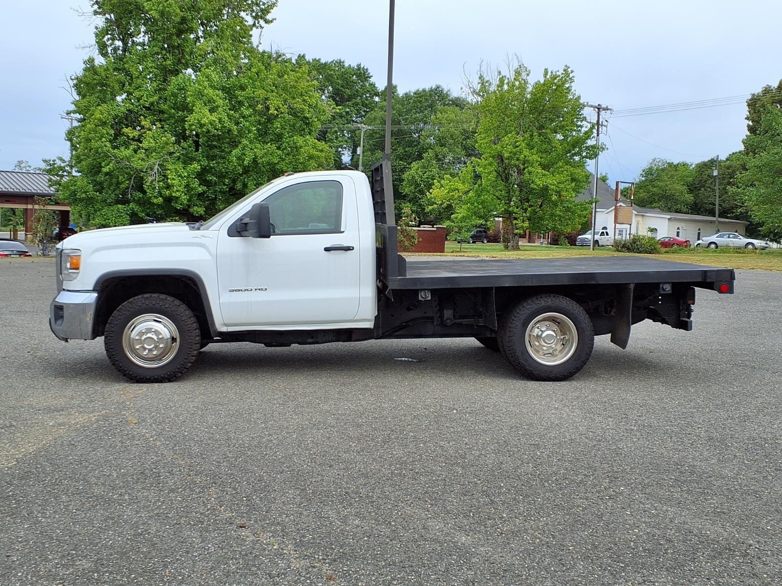2017 GMC Sierra 3500 Chassis Cab Base - Photo 3