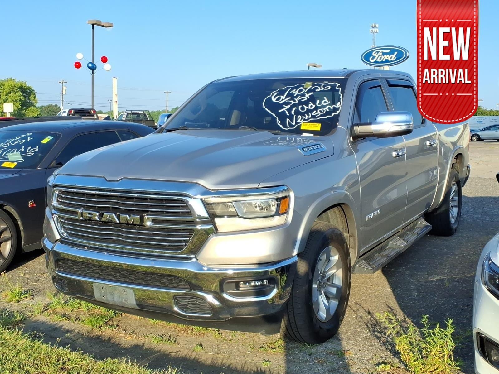 2019 RAM 1500 Laramie 4x4 Crew Cab 5'7's photo