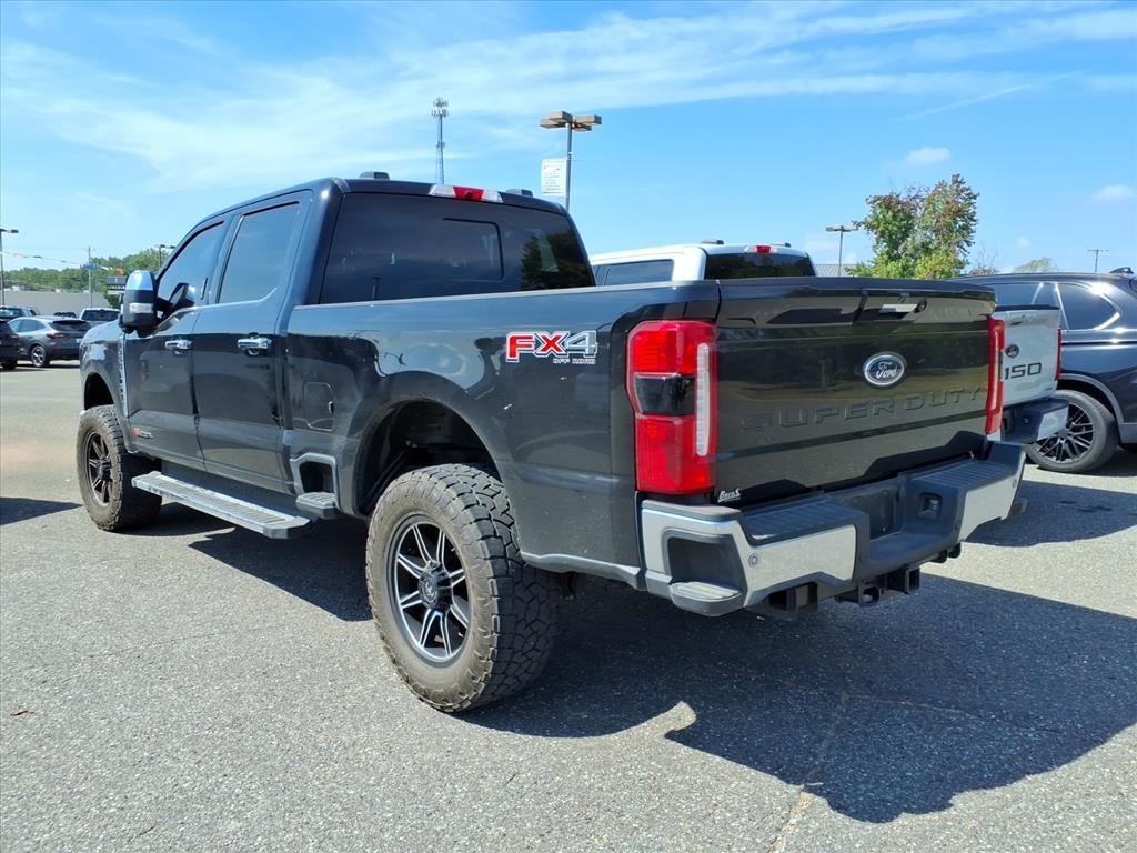 2023 Ford F-350 Lariat photo 4