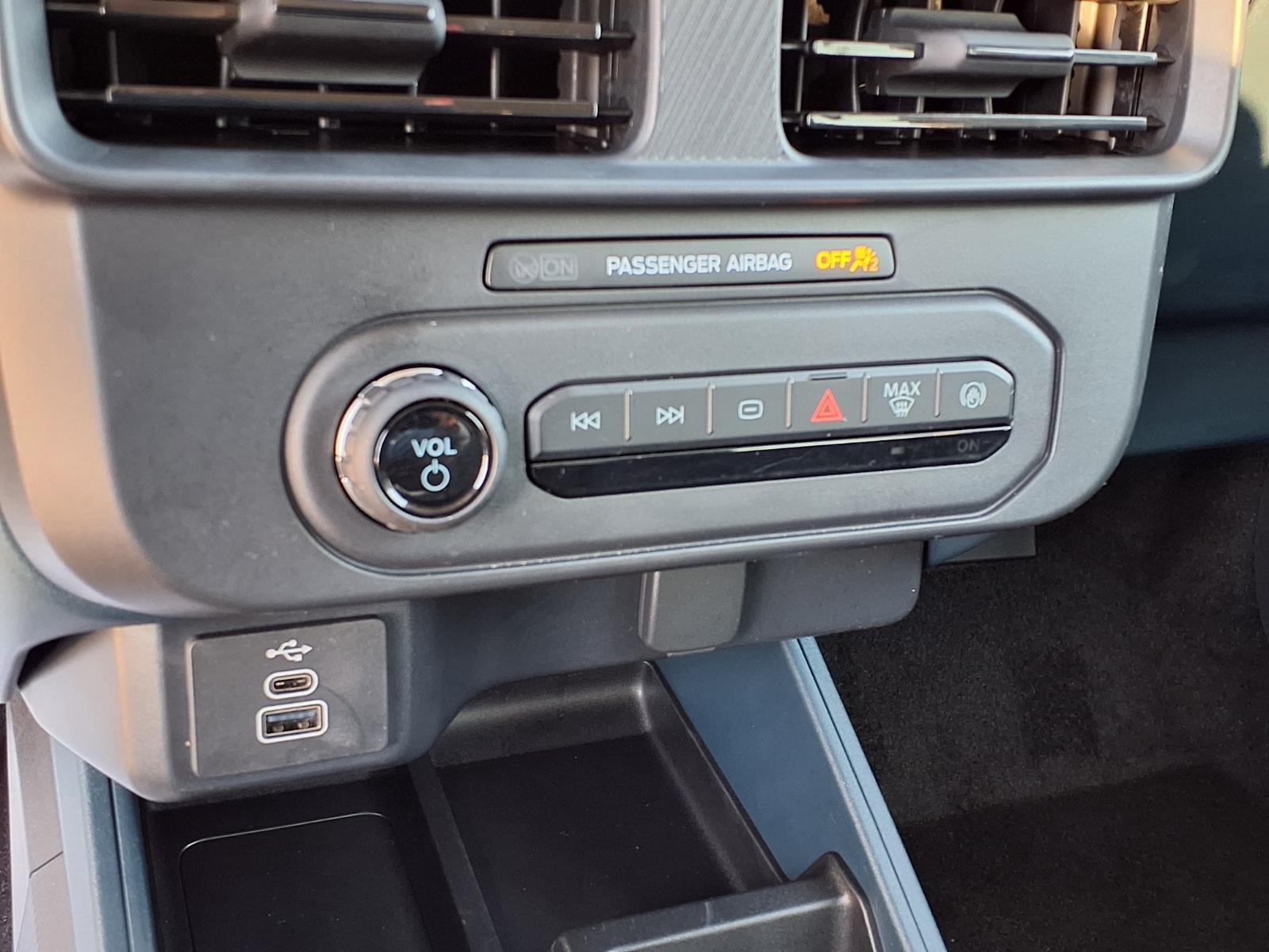 2025 Ford Maverick XL - Photo 25