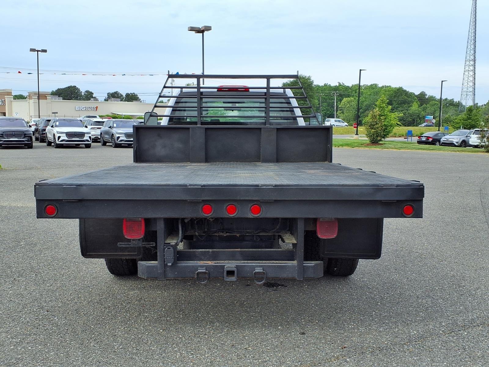2017 GMC Sierra 3500 Chassis Cab Base - Photo 9